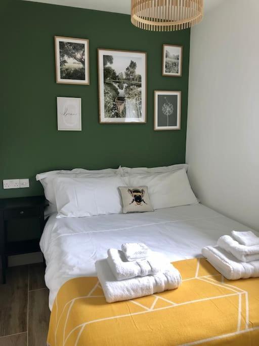 Linden Suite Горинг Екстериор снимка