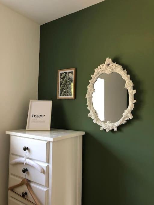 Linden Suite Горинг Екстериор снимка